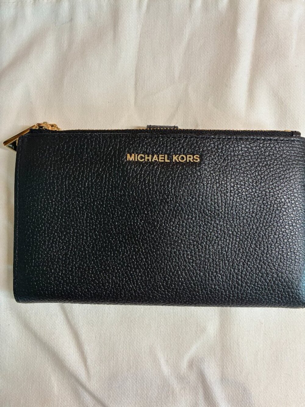 MIchael Kors Jet Set Phone wallet/wristlet
